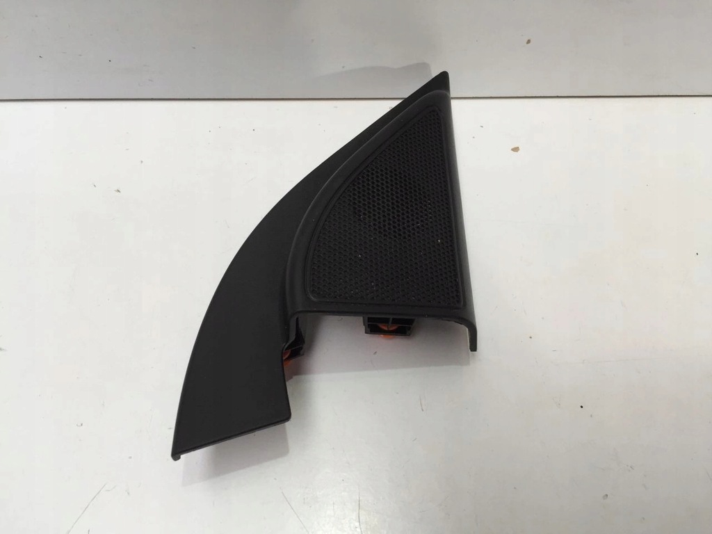 фото №1, Kia stonic 2020 треугольник защита заглушка перед правый