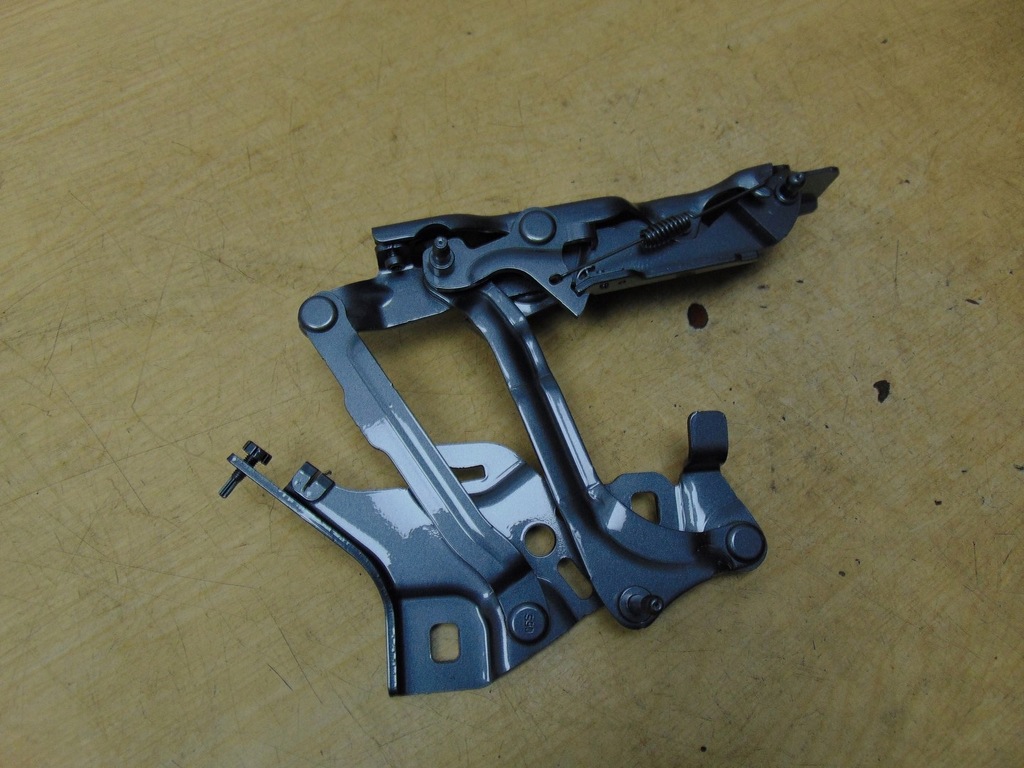 фото №5, Петля капот правый audi a4 b9 8w0823302e