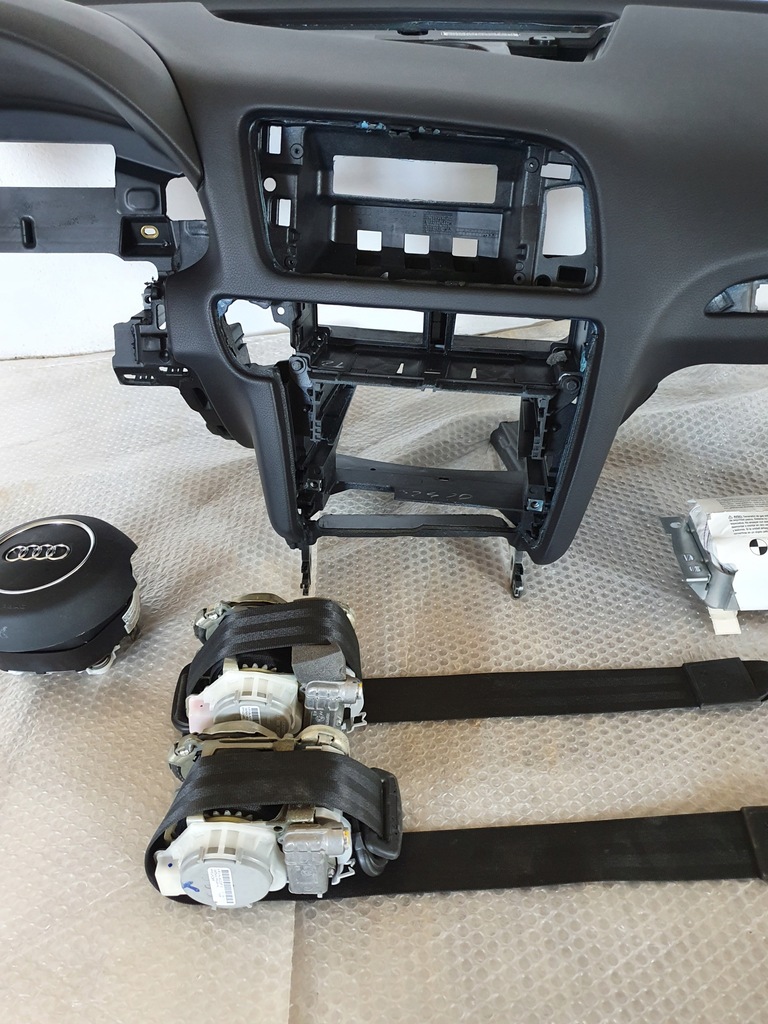 фото №4, Приборная панель консоль приборная панель подушка безопасности ремни audi q5 lift