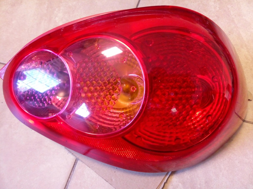 фото №1, Лампа toyota aygo i задняя правый europa oryg.