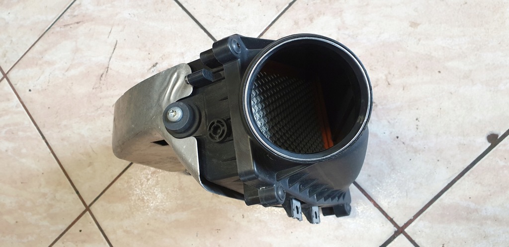 фото №8, Корпус фильтра воздуха левая audi a5 rs5 rs4 8t оригинальный номер