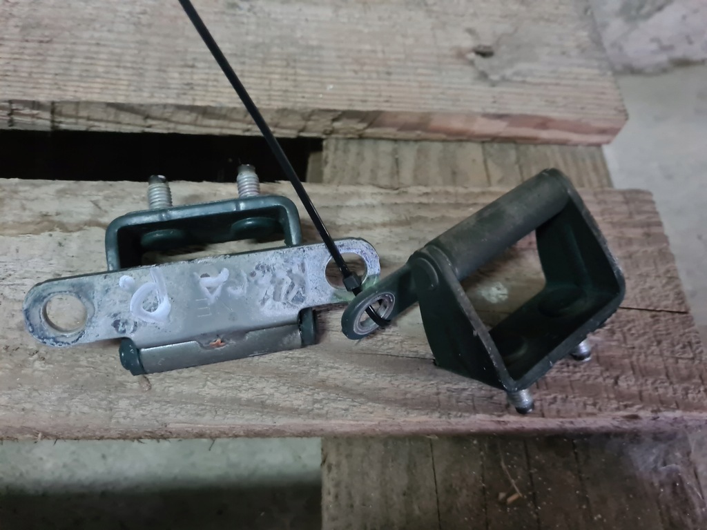 фото №1, Петли петля крышки багажника kia sportage v ex