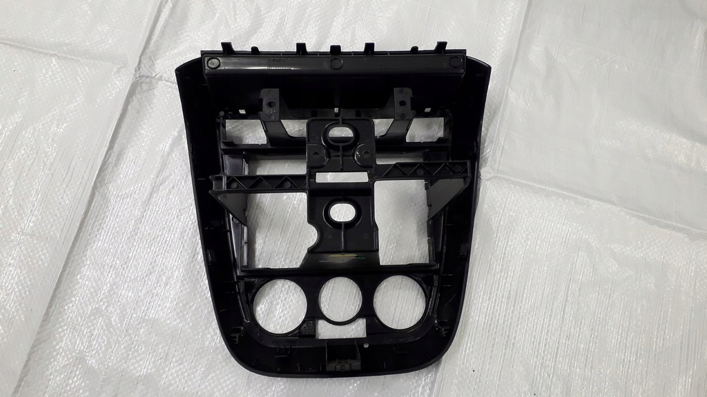 фото №7, Рамка консоль средняя vw fox 5z0858061a