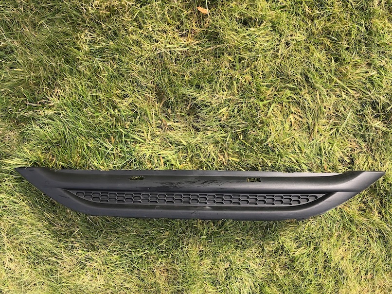 фото №1, Peugeot 208 решітка w бампер передній оригінал