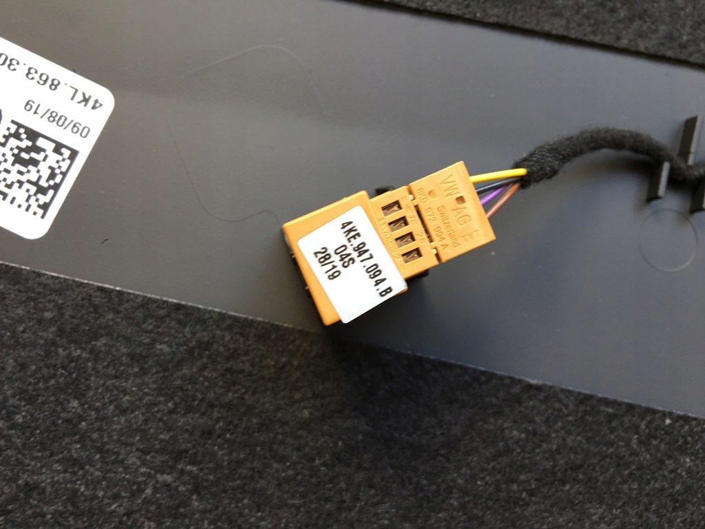 фото №12, Накладка туннель правый перед audi e-tron