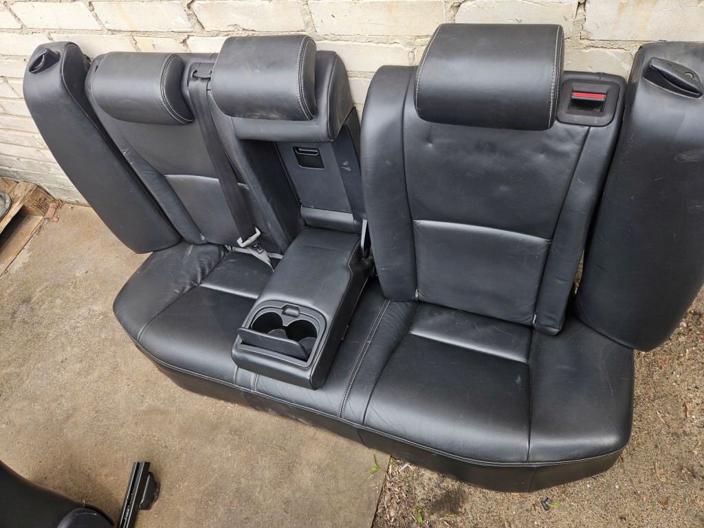Купить Toyota avensis t27 09-14 комплект сидений кожаных чёрные обшивки
