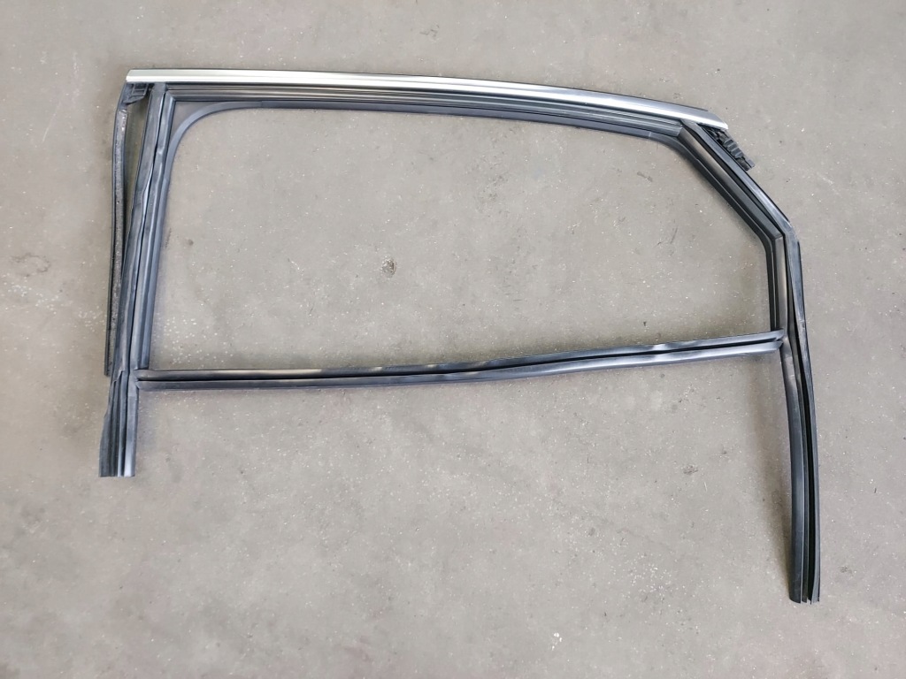 фото №1, Прокладка двері лівий задня audi a8 d5 4n4839431a