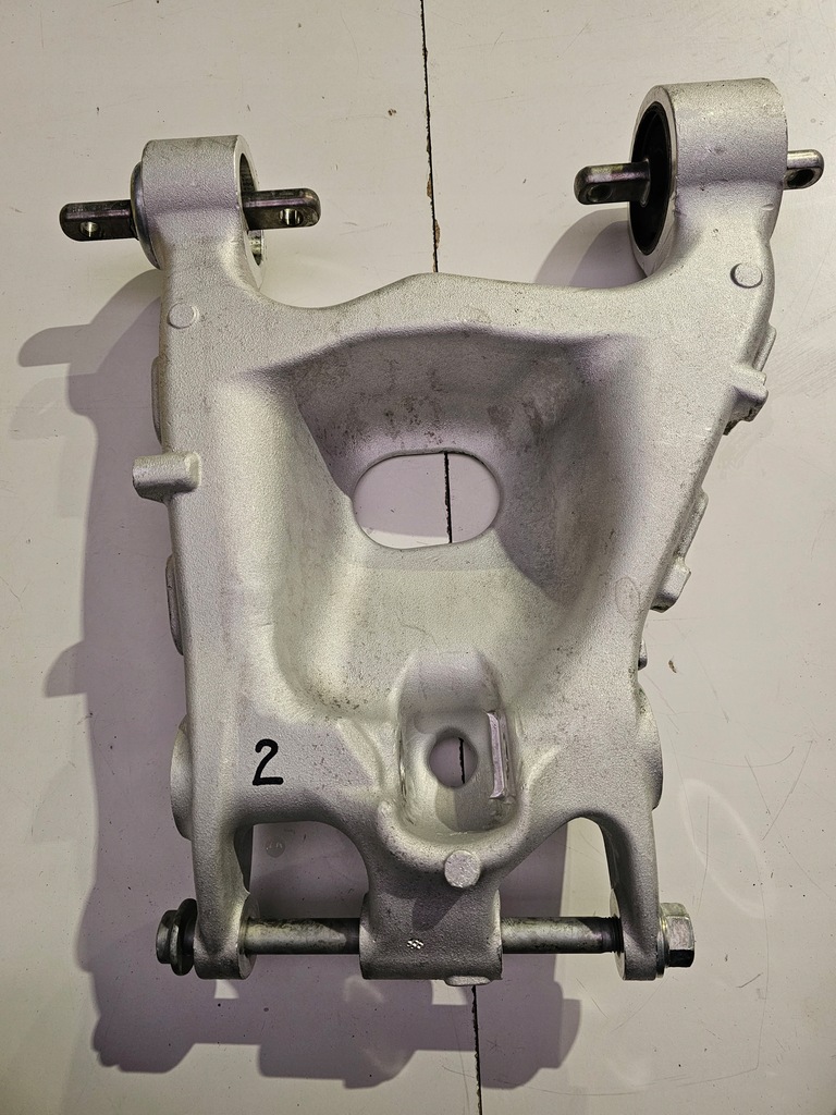 фото №1, Рычаг задняя ferrari purosangue 2935147