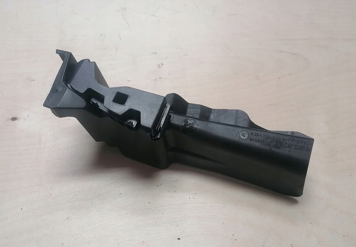 фото №1, Mercedes w204 пластик защита замка правый перед