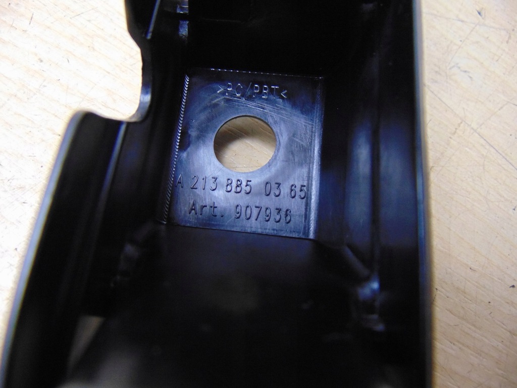 фото №11, Mercedes-benz оригинальный номер a2138850365 направляющая бампера