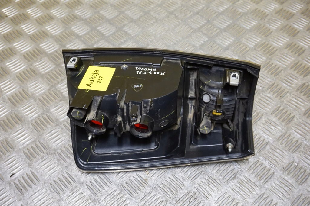 Toyota tacoma 2016 - лампа задній права задня usa Оригінал