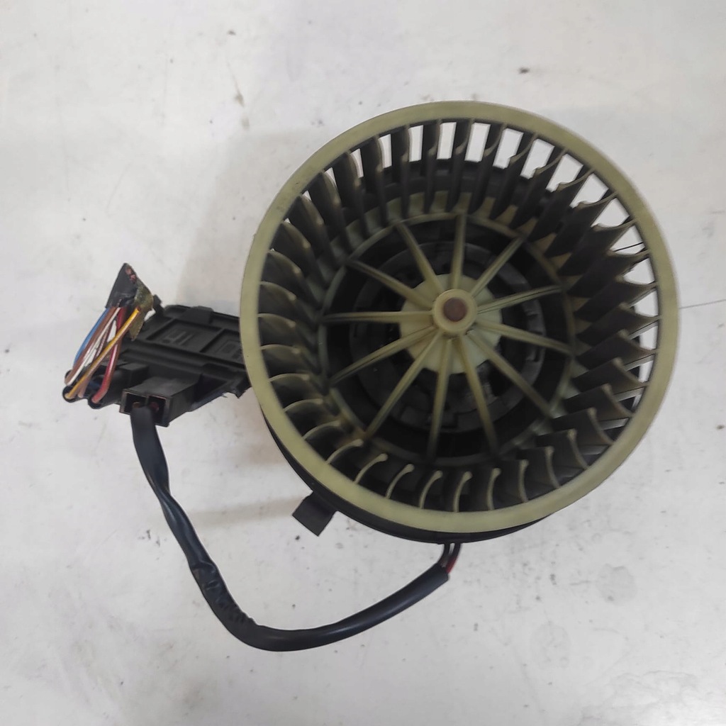 фото №1, Вентилятор обдув повітродувка audi a4 b5 893819021 3137020009