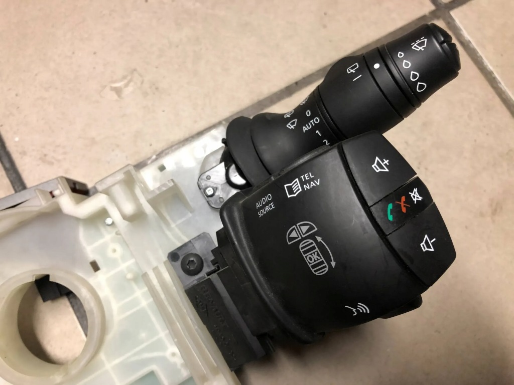 фото №3, Переключатель комбинированный renault megane iii laguna 255670042r