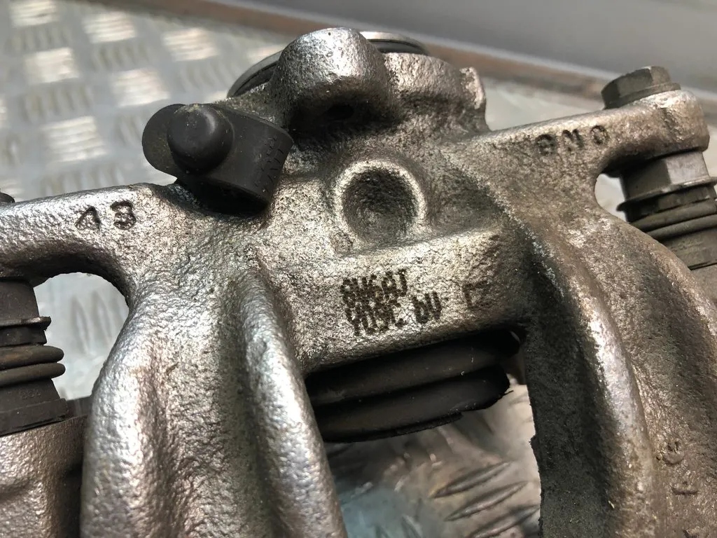 фото №8, Audi a4 s4 b9 8w6aj задняя сторона правая суппорты