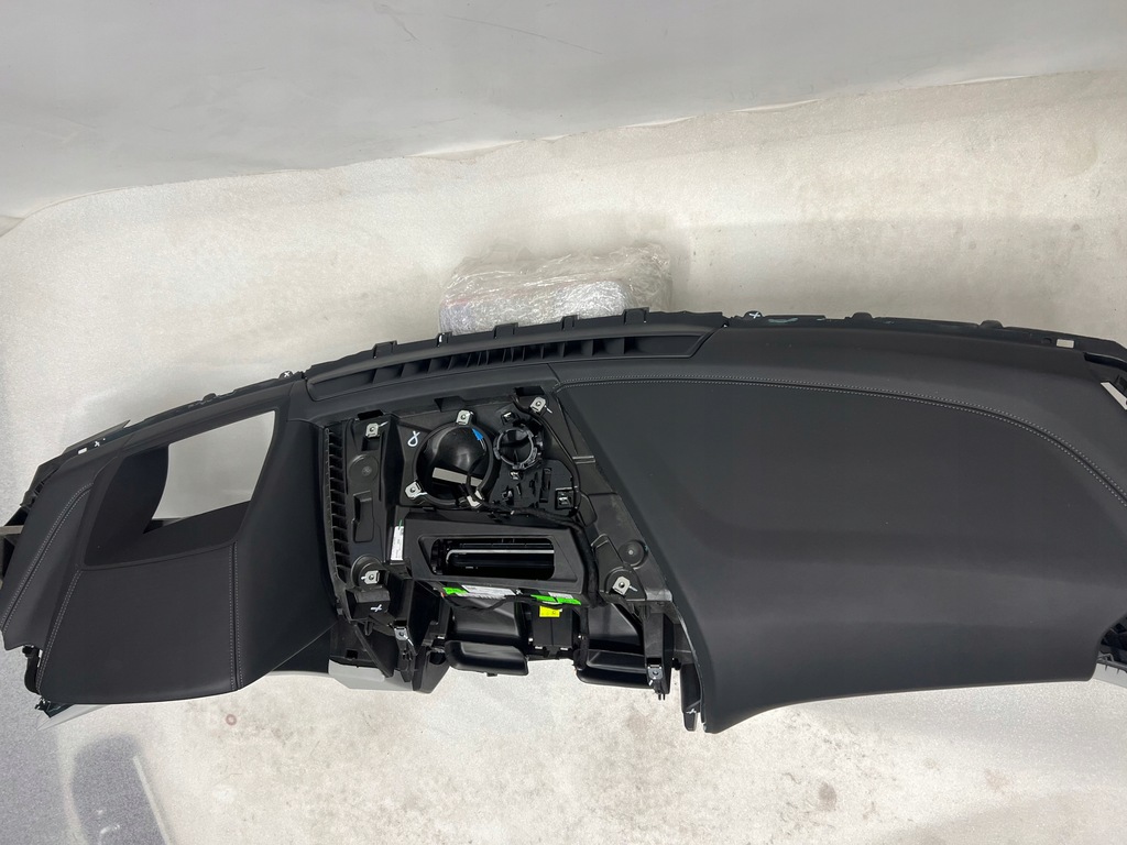 фото №5, Bmw m8 f91 f92 8 g14 g15 g16 панель приладів консоль шкіра