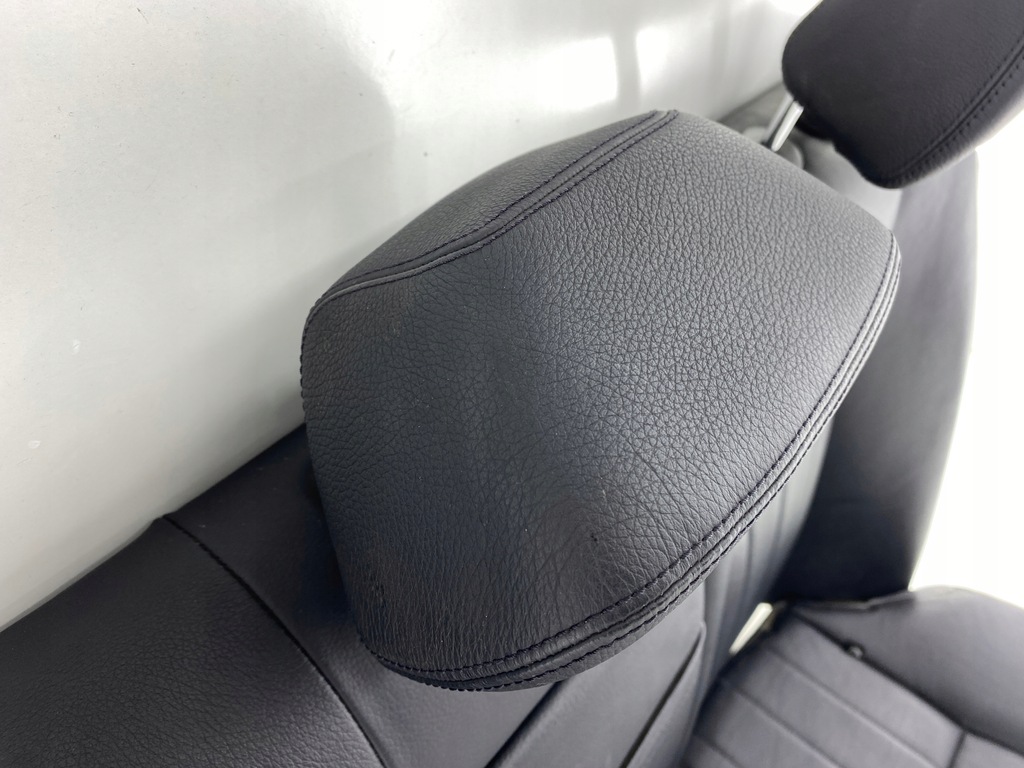 фото №14, Заднее сиденье задняя спинка подголовники ремни mercedes-benz w204 sedan - комплект