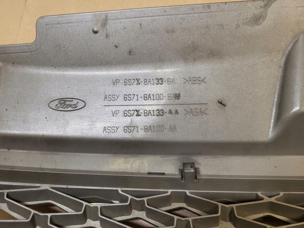 Решётка  перед решётка радиатора молдинг хром решётка бампера ford mondeo mk3 3 рестайлинг  оригинальный номер Доставка