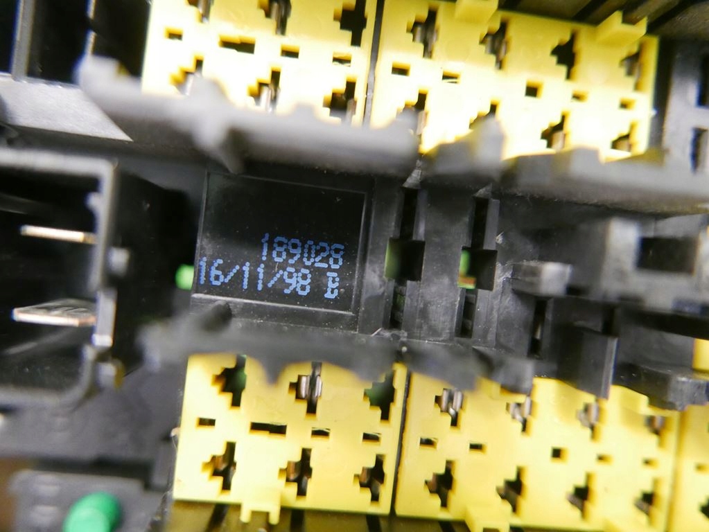 фото №6, Коробка предохранителей peugeot 206 phi 1.9d wjz