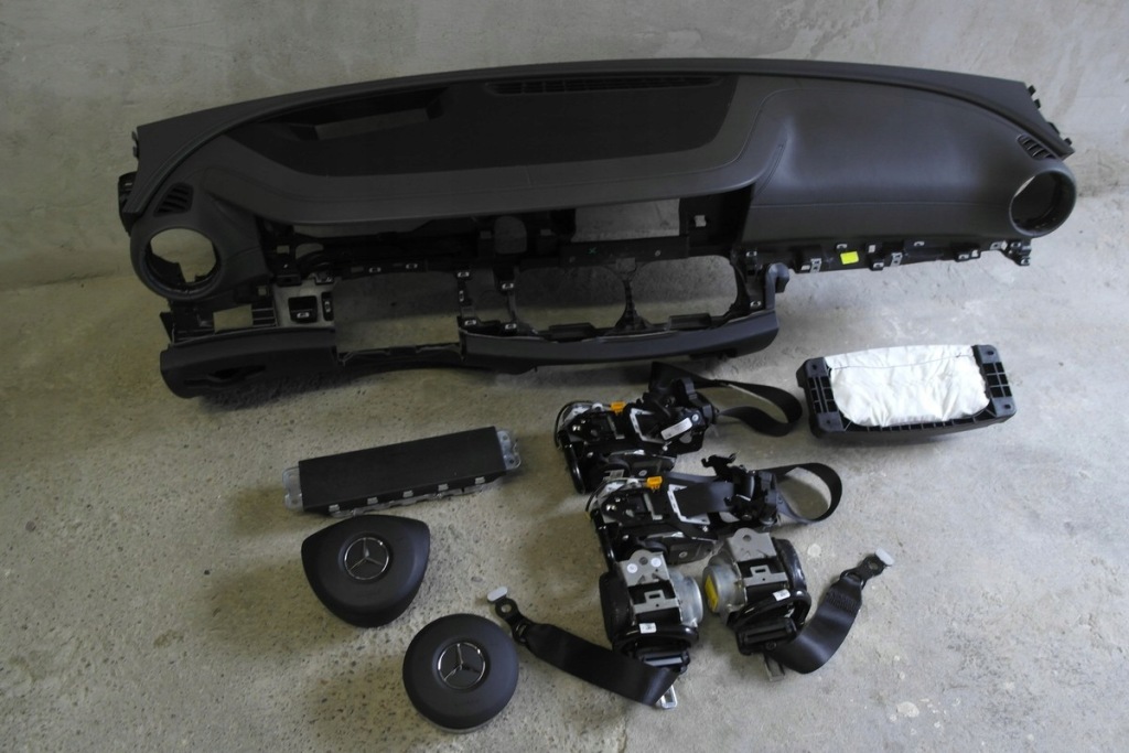 фото №1, Mercedes w207 lift e подушка безпеки панель приладів консоль панель приладів pulpit полиця