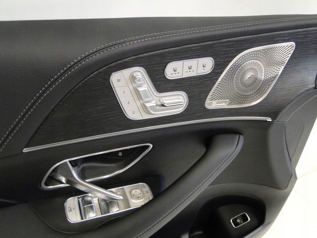 Mercedes обивка обшивка дверь передние левая a1677208706 gle 167 рестайлинг Цена