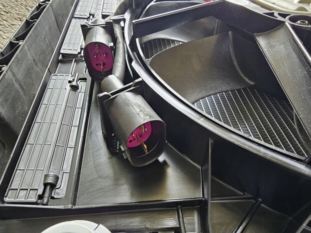 Комплект радіатор вентилятори ремінь передній підсилювач балка audi rs q8 4.0 Доставка