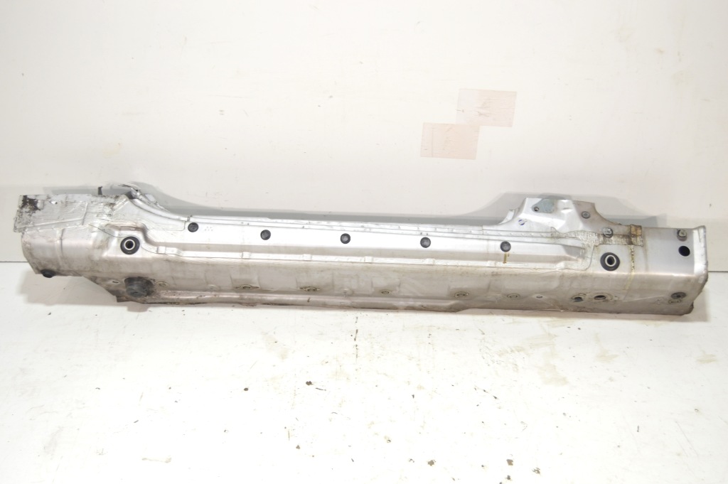 Купить Порог правый  ремкомплект обшивка порога  mercedes r230 sl 55 amg 2306300601