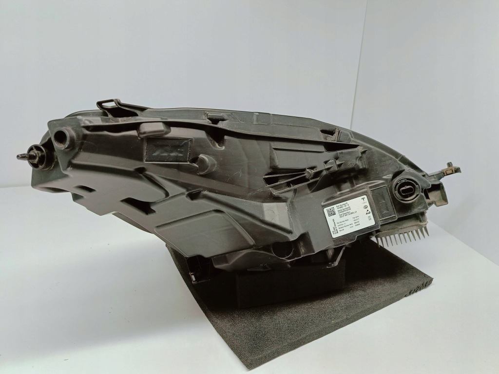 Tesla model 3 y рестайлінг  20- фара ліва перед передня full led європа  1514952-00-d Оригінал