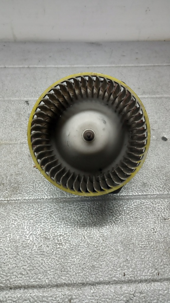 фото №1, Вентилятор отопителя mazda 626 92r