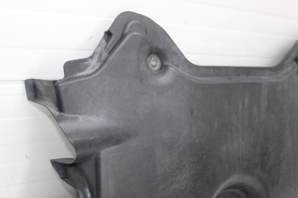 Mercedes накладка под двигатель a2045242430 в Украине