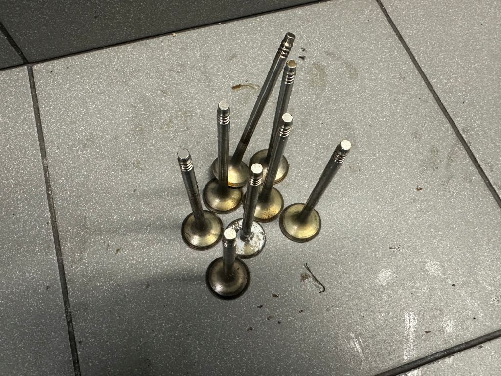 фото №12, Штовхач підніжка пружина клапанна головки bmw 3 318i g20 b48b20a 46tyś km