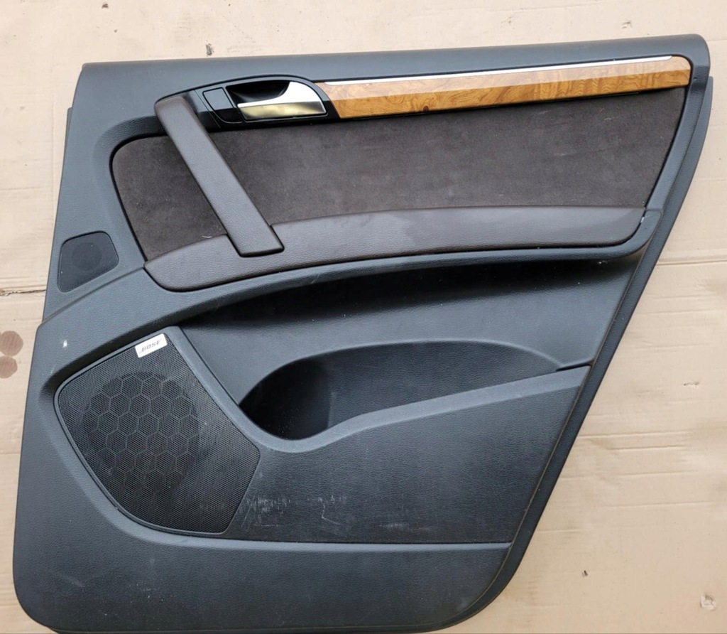 фото №1, Обшивка дверь правый задняя коричневый audi q7 4l alcantara