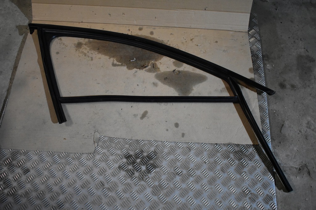 фото №1, Idealna молдинг рамка дверь передняя правая piano audi a8 d5 1