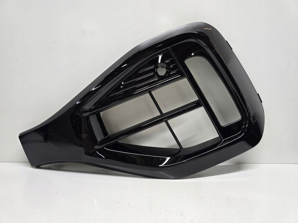 фото №1, Vw t-roc r-line lift решётка бампера перед левая 2ga853189a