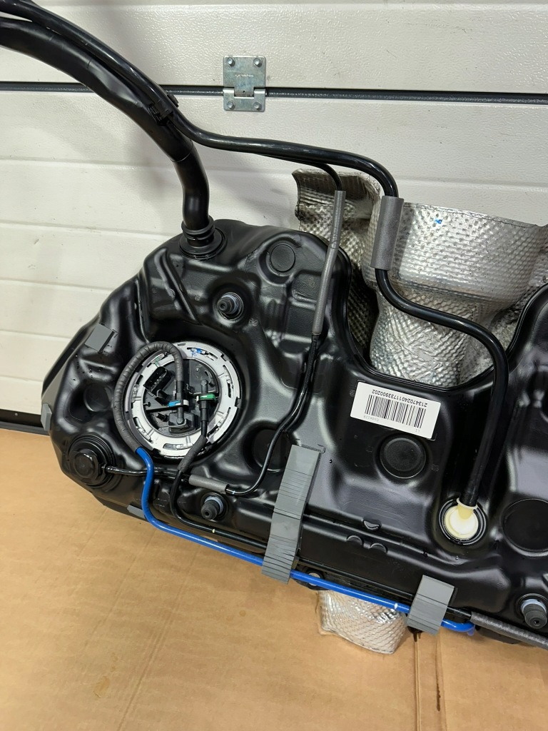 Бак топлива, bak, насос топлива mercedes e klasa w213 g, дизель Киев