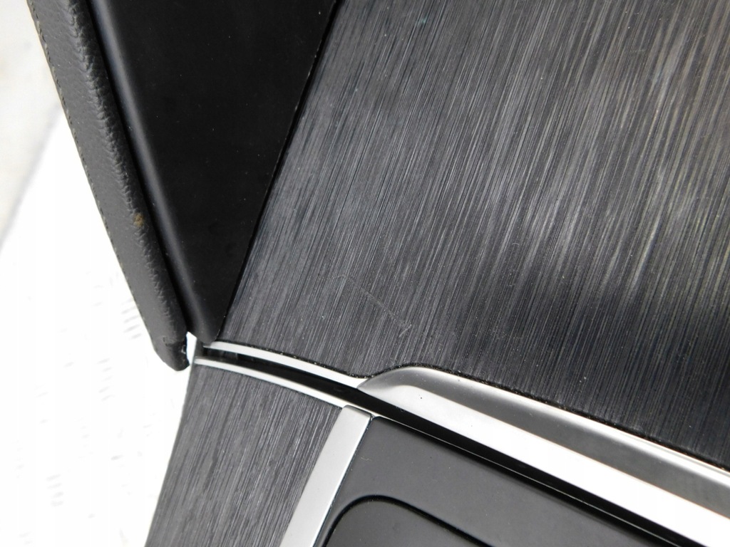 фото №9, Тунель підлокітник зарядний пристрій - alfa romeo stelvio 16-22 eu