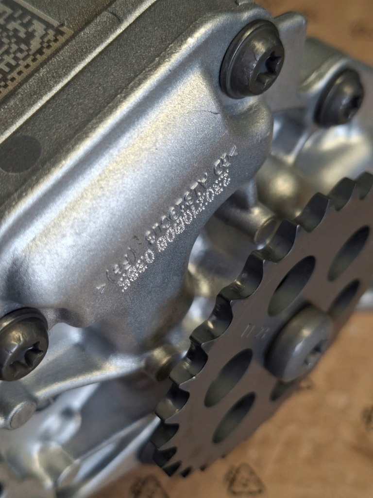 Насос масла двигателя bmw 530i 11419844184 Цена