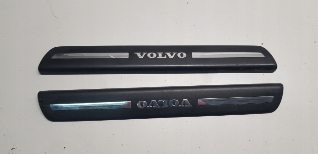 фото №1, Volvo v50 молдинг накладка поріг права 30744287