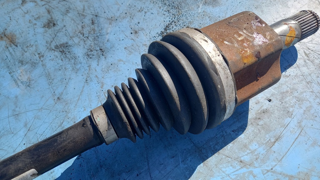 Приводной вал левая 31325960 volvo v40 v40cc d2 d3 t4 Оригинал