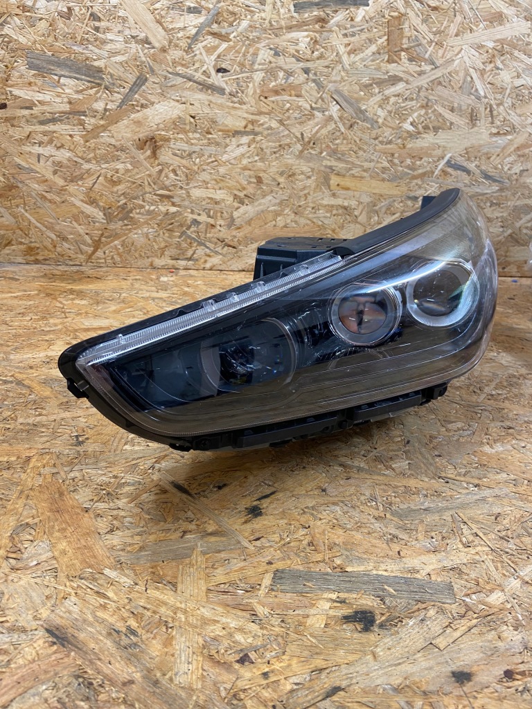 Купити Hyundai i30 фара ліва перед передня ful led 92101g4120