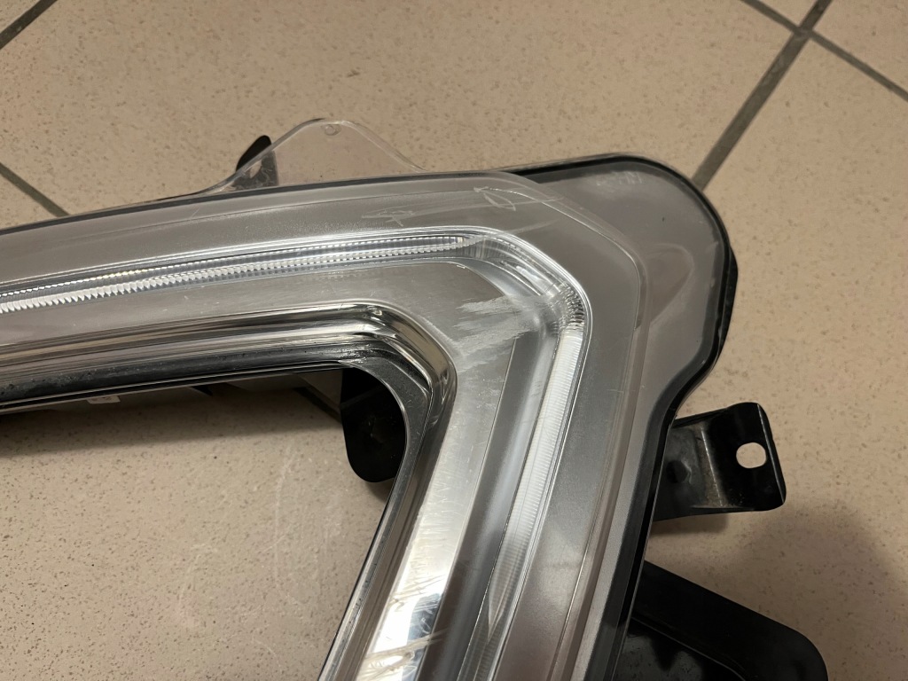 Фара протитуманна фара led drl правий renault captur 1 1 рестайлінг  17- 266007846r Зі Шроту