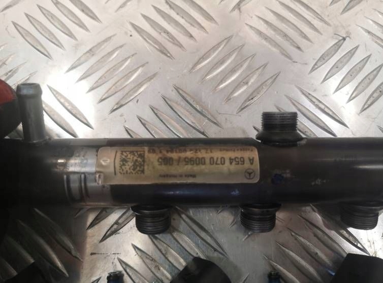 Купити Kompletny система упорскування насос форсунки mercedes w213 2.2 cdi