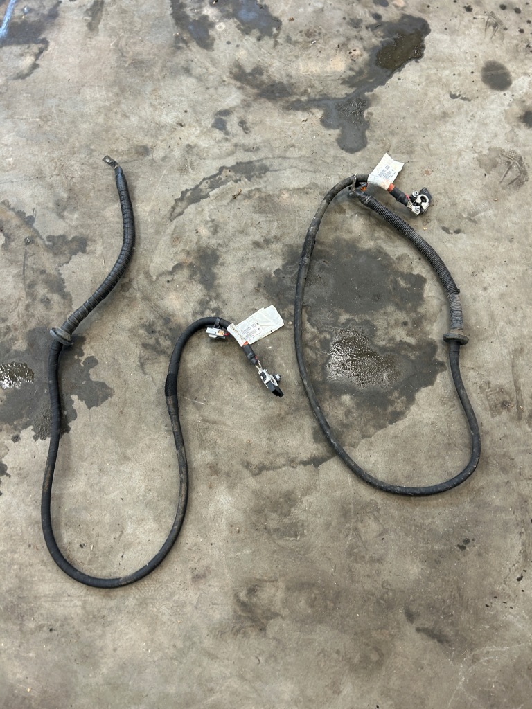 фото №1, Jeep grand cherokee wk2 клемма аккумулятор