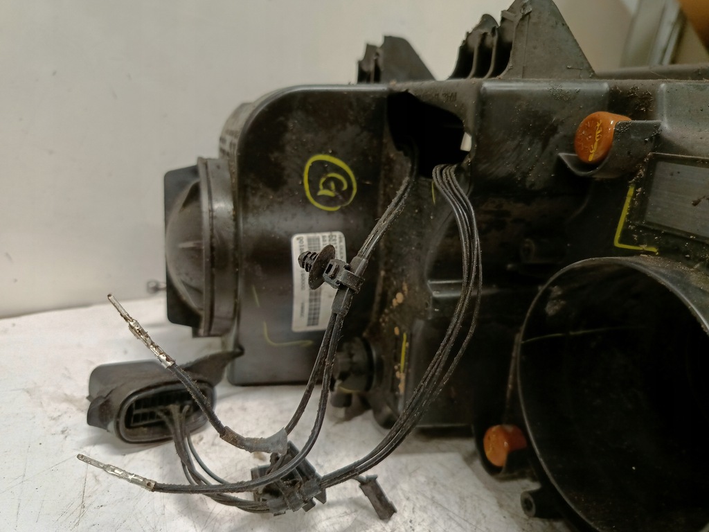 фото №8, Лампа передня права dodge challenger