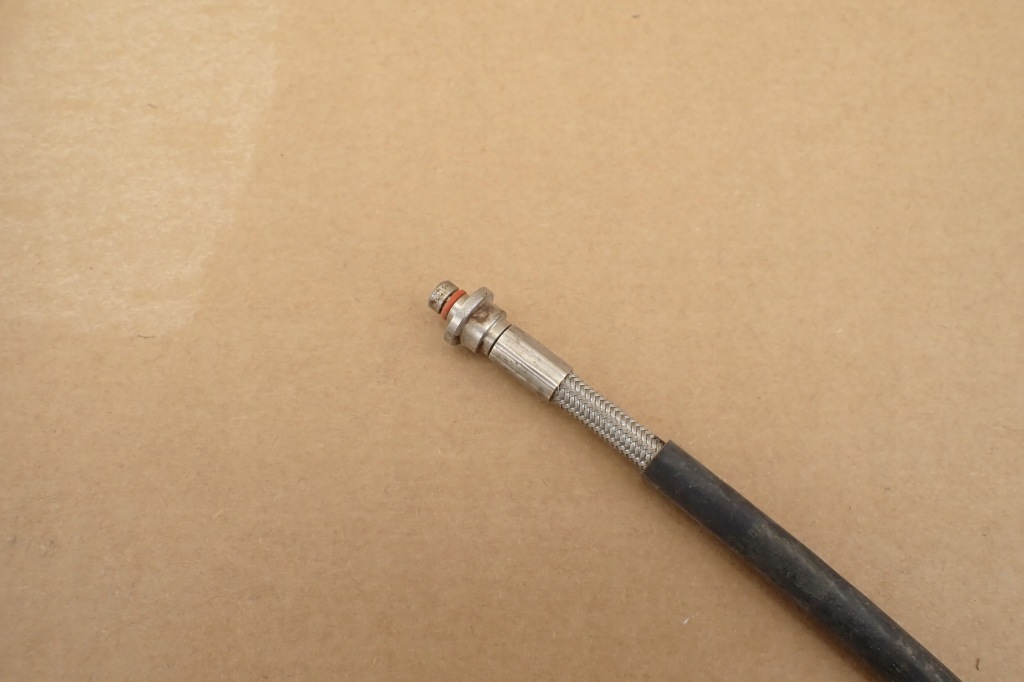 фото №8, Труба пабтрубок  шланг огнетушителя a2058301203 mercedes glc x253 2.0 cgi 274920