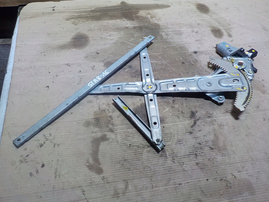 фото №1, Space star 1.0 механизм стекло правое p. дверь