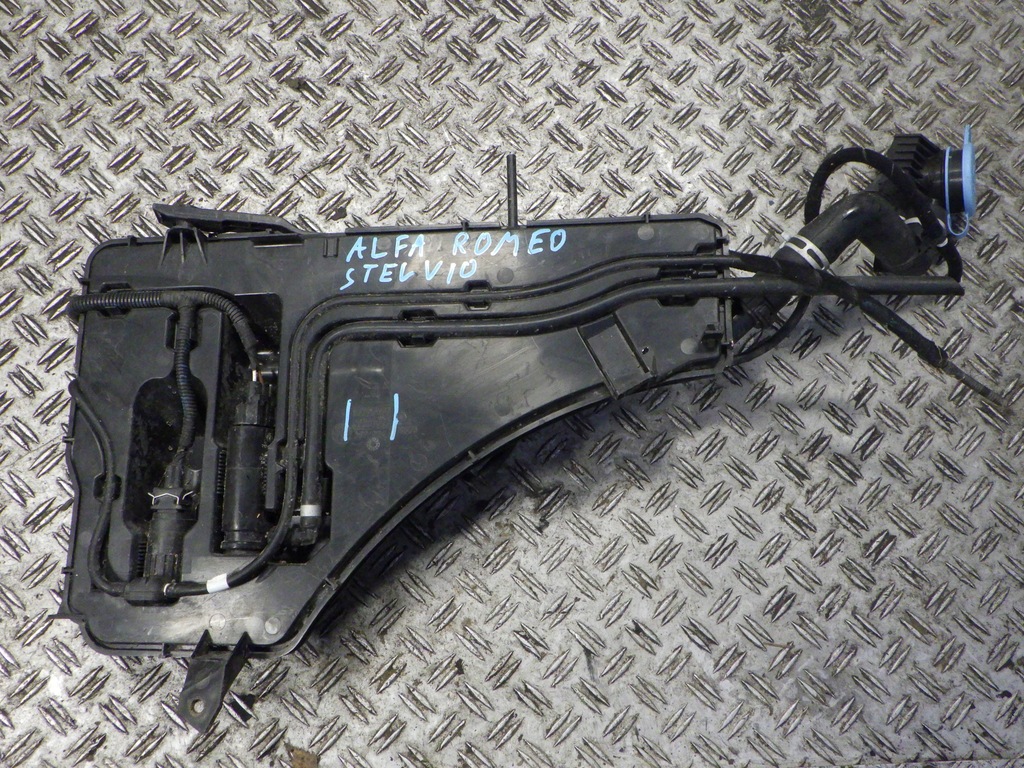 фото №1, Alfa romeo stelvio бак омивача 50556493