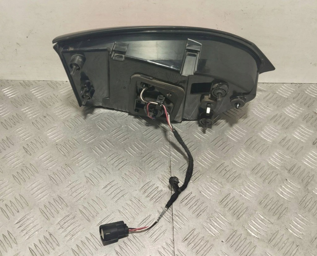 фото №8, Chrysler pacifica 2018 лампи задній кришки багажника 68228940ae