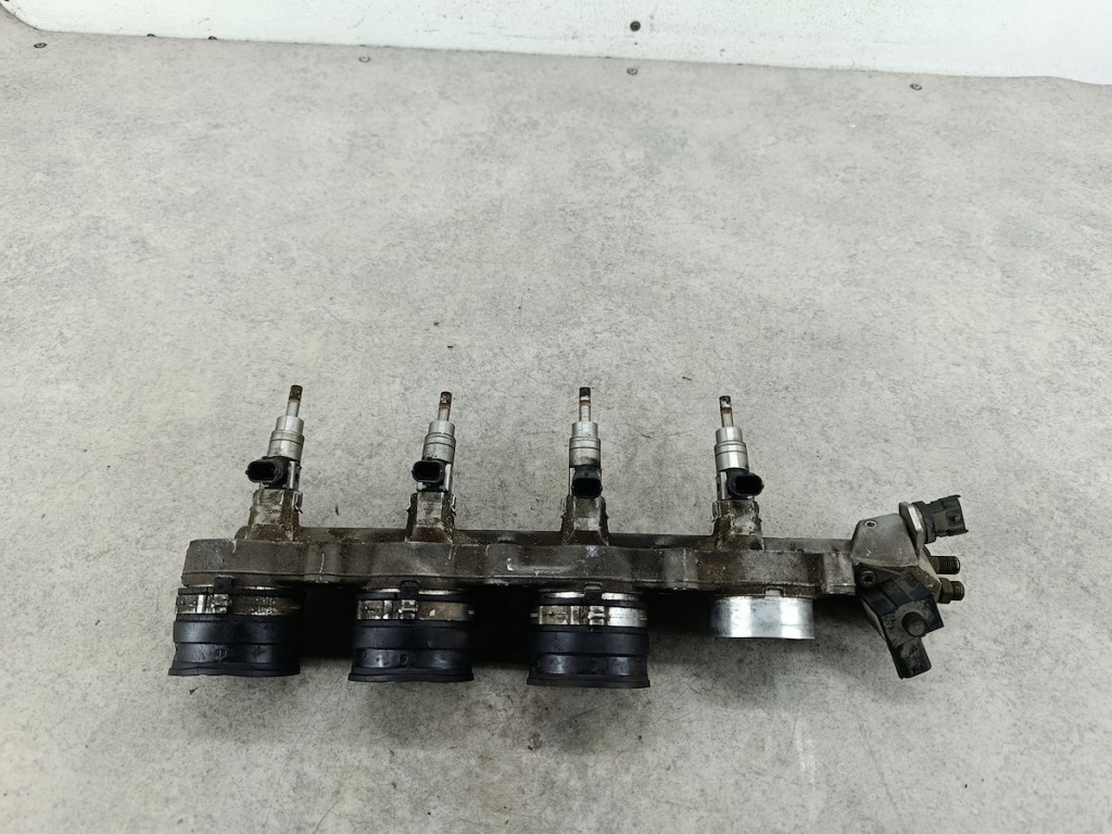 Молдинг впрыскная бензин alfa romeo 159 0261555018 bosch 1.9 jts Киев