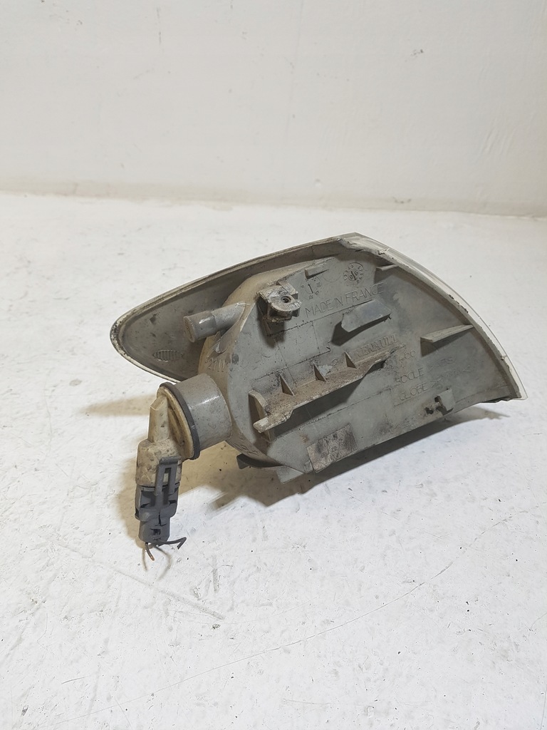 фото №3, Поворотник лівий перед renault scenic 1