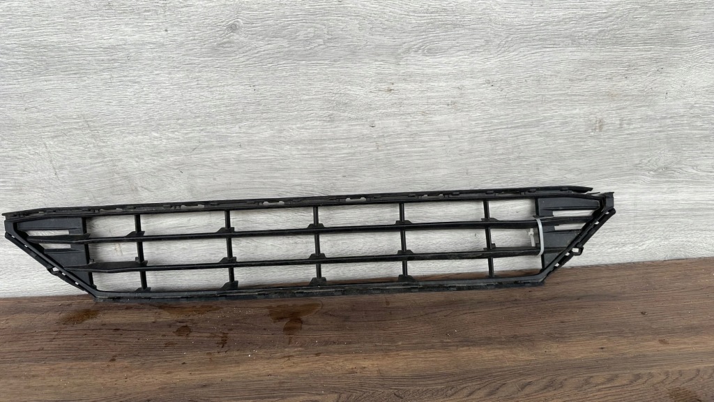 фото №1, Volvo xc60 ii решітка w бампер заглушка